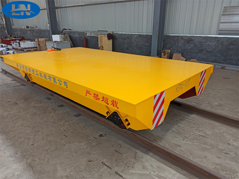 Hnyav Load Tsheb Thauj Mus Luam