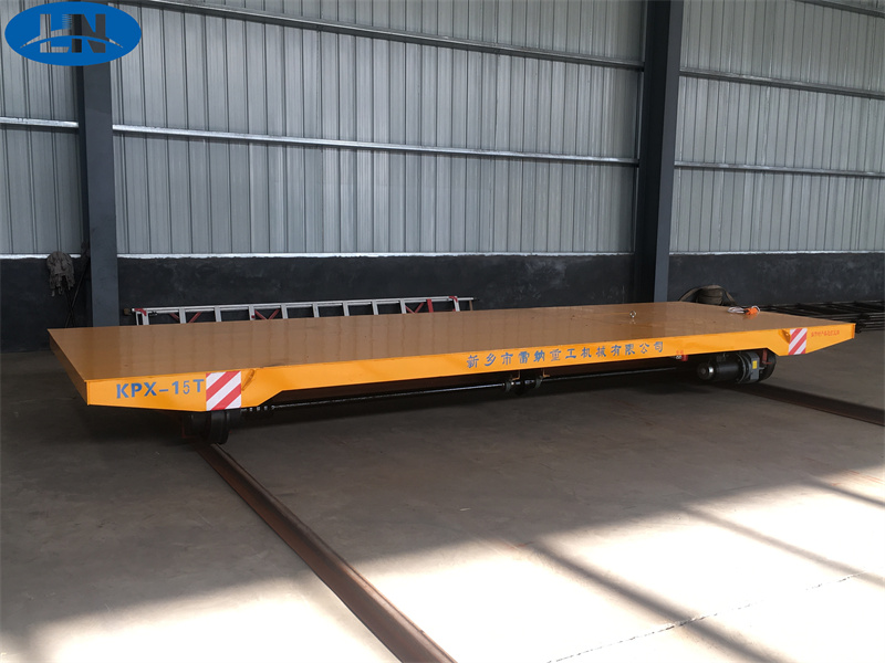 Roj teeb Powered Tsheb