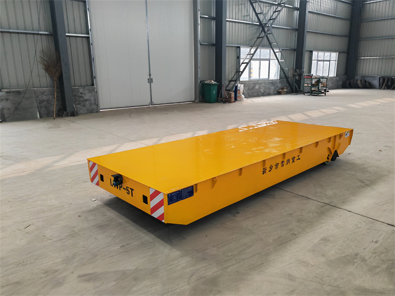 Hoobkas hloov trolley