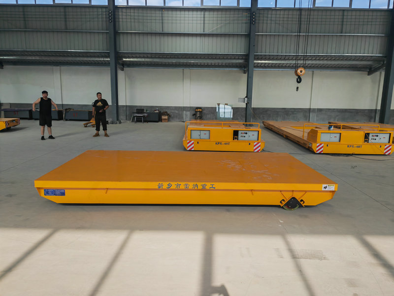 Ntse Trackless Fais Ca Tsheb