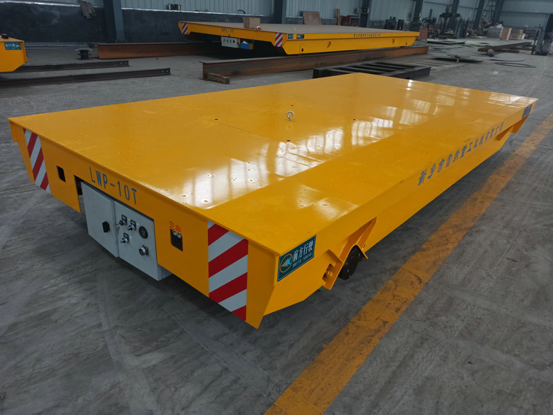 Trackless hluav taws xob hloov tsheb qhib lub sijhawm tshiab ntawm kev thauj mus los zoo