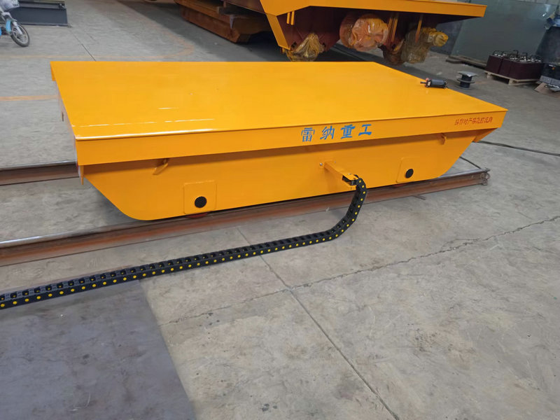 10 Tuj Fais Rail Hloov Tsheb