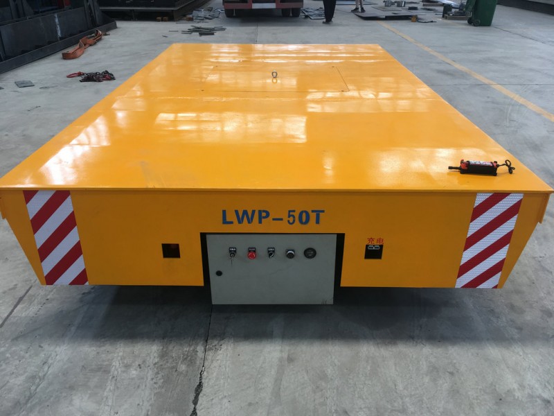 50 TUJ TUB TRAILless FAIS HLOOV Laub