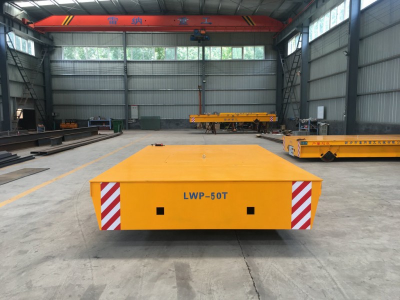 50 TUJ TUB TRAILless FAIS HLOOV Laub