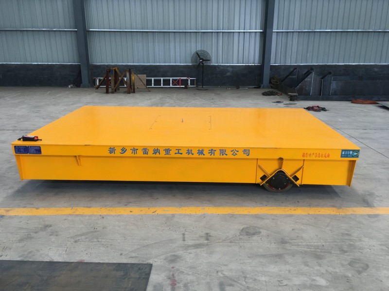 50 TUJ TUB TRAILless FAIS HLOOV Laub