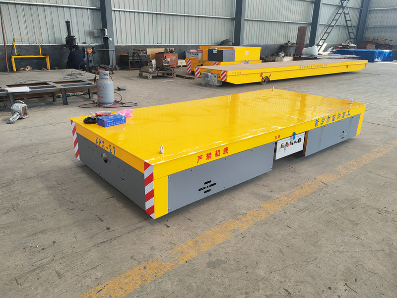 Yog vim li cas vim li cas lub tsheb ciav hlau tsis muaj hluav taws xob hloov tsheb yuav sib txawv ntawm qhov kev taw qhia thaum taug kev hauv txoj kab ncaj nraim